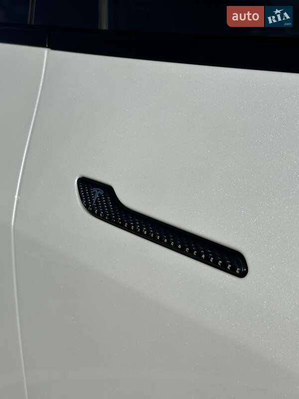 Внедорожник / Кроссовер Tesla Model Y 2023 в Виннице