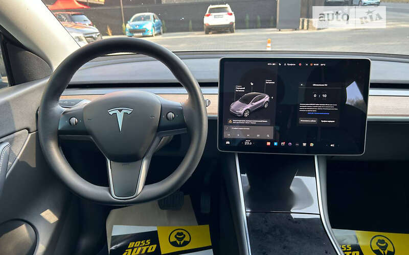 Позашляховик / Кросовер Tesla Model Y 2020 в Чернівцях