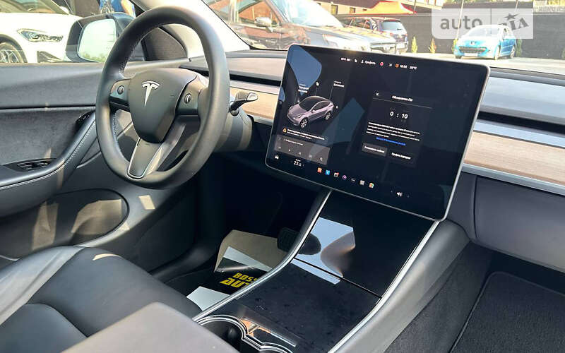 Позашляховик / Кросовер Tesla Model Y 2020 в Чернівцях
