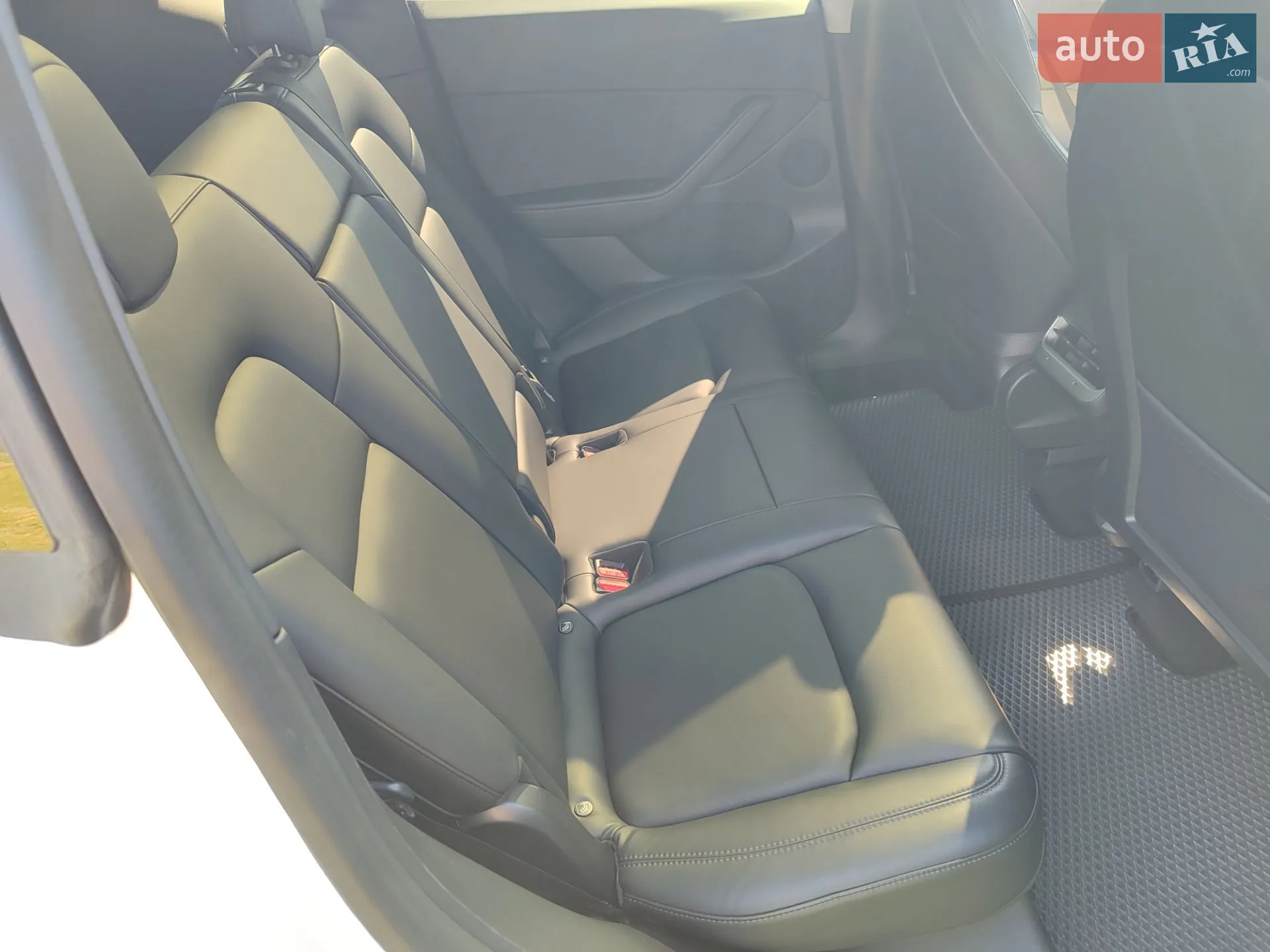 2020 Tesla Model Y - мініатюра 12