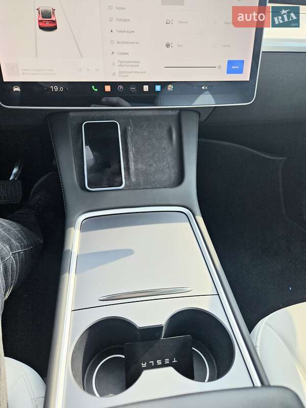 Позашляховик / Кросовер Tesla Model Y 2023 в Києві