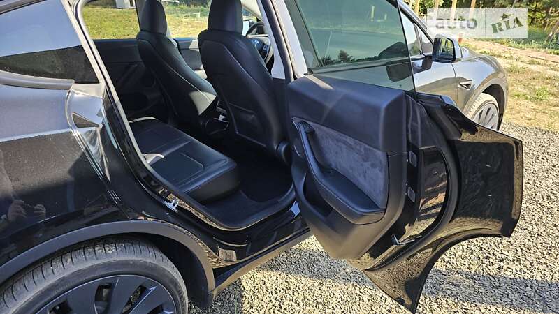 Позашляховик / Кросовер Tesla Model Y 2023 в Луцьку