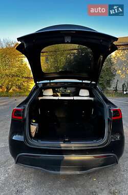 Внедорожник / Кроссовер Tesla Model Y 2021 в 