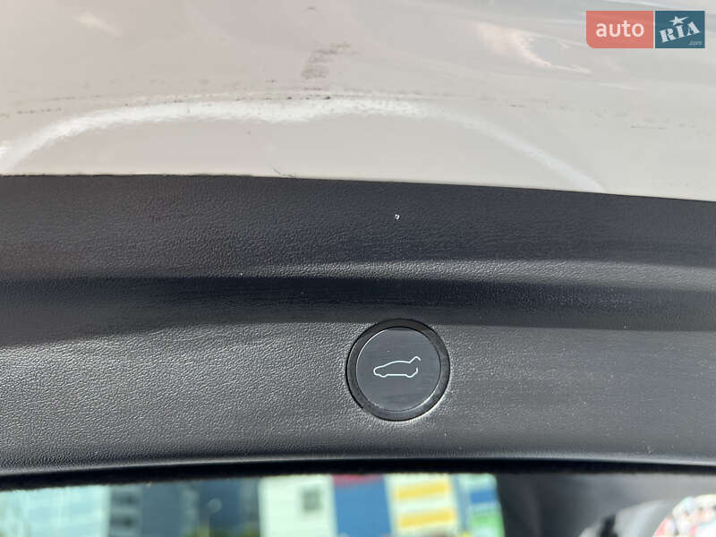 Внедорожник / Кроссовер Tesla Model Y 2021 в Киеве