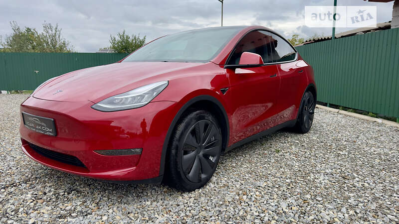 Tesla Model Y 2023