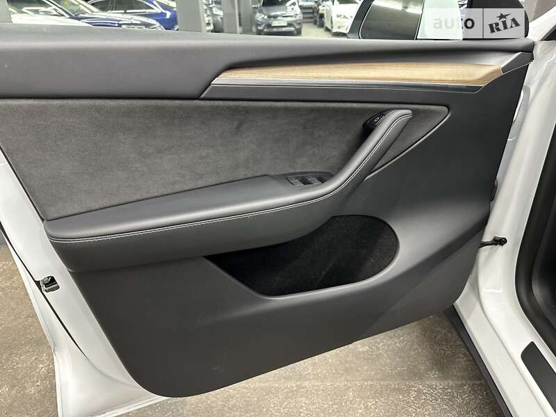Внедорожник / Кроссовер Tesla Model Y 2022 в Харькове