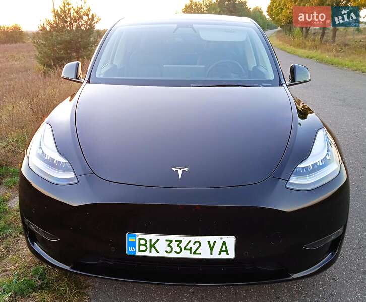 Tesla Model Y 2022