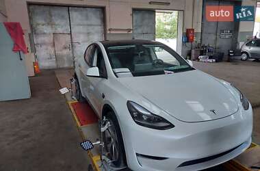 Внедорожник / Кроссовер Tesla Model Y 2021 в 