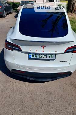 Внедорожник / Кроссовер Tesla Model Y 2021 в Киеве