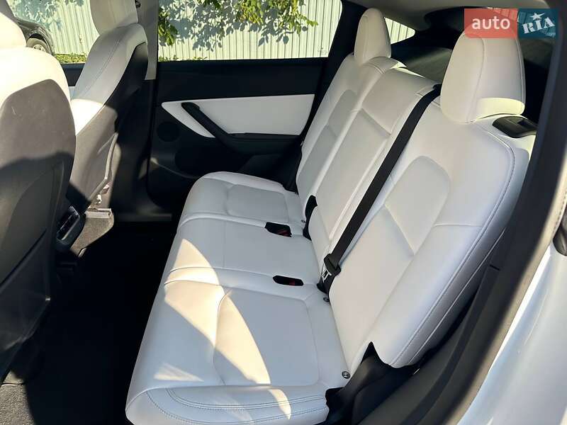 Внедорожник / Кроссовер Tesla Model Y 2021 в Ивано-Франковске