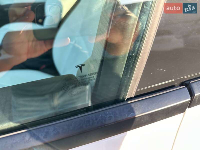 Внедорожник / Кроссовер Tesla Model Y 2021 в Ивано-Франковске
