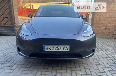 Внедорожник / Кроссовер Tesla Model Y 2020 в Ровно