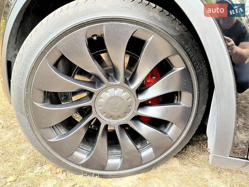 Внедорожник / Кроссовер Tesla Model Y 2021 в Полтаве