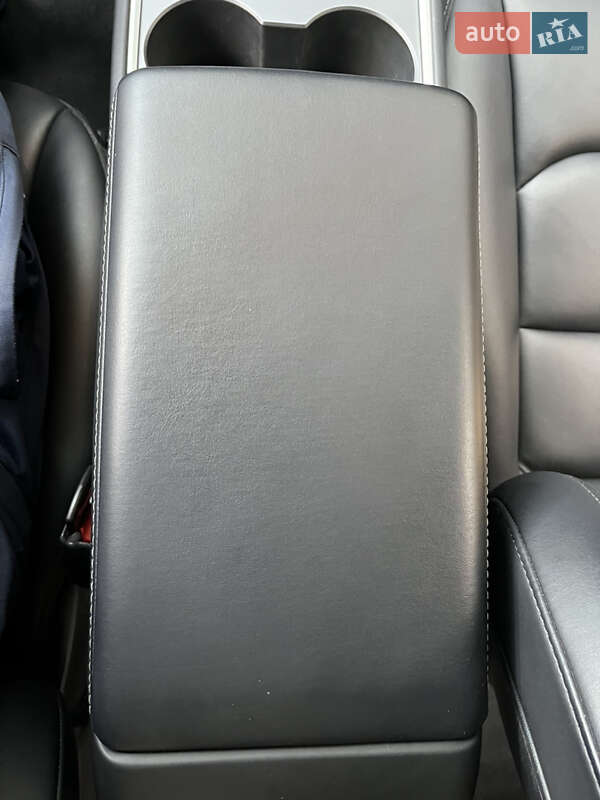 Внедорожник / Кроссовер Tesla Model Y 2021 в Полтаве