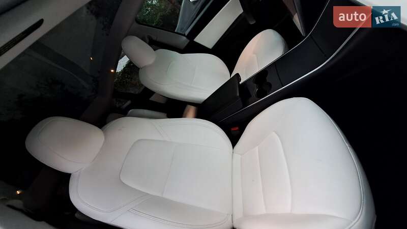 Позашляховик / Кросовер Tesla Model Y 2020 в Києві фото 26 Позашляховик / Кросовер Tesla Model Y 2020 в Києві