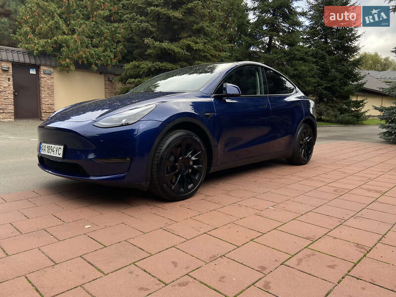 Tesla Model Y 2023