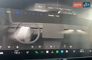 Внедорожник / Кроссовер Tesla Model Y 2022 в 