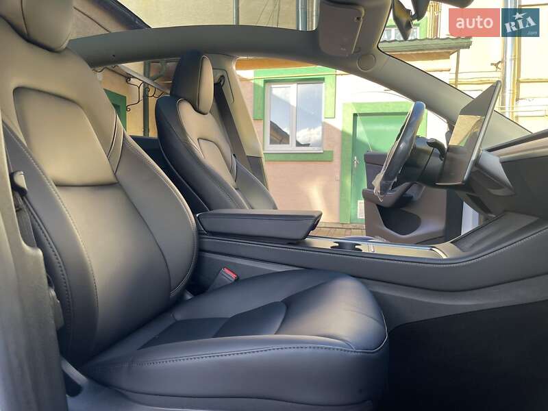 Внедорожник / Кроссовер Tesla Model Y 2023 в Львове