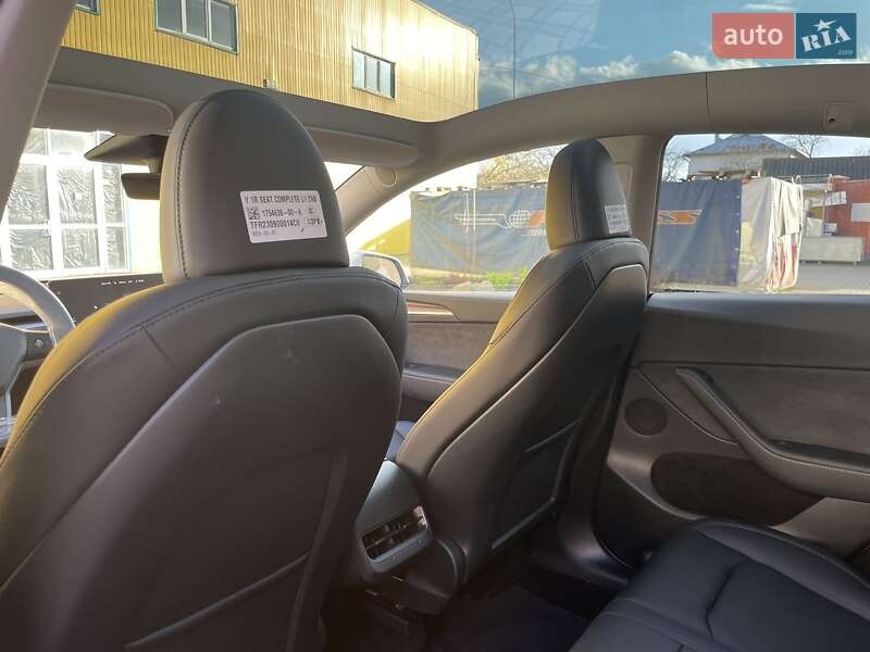 Внедорожник / Кроссовер Tesla Model Y 2023 в Львове