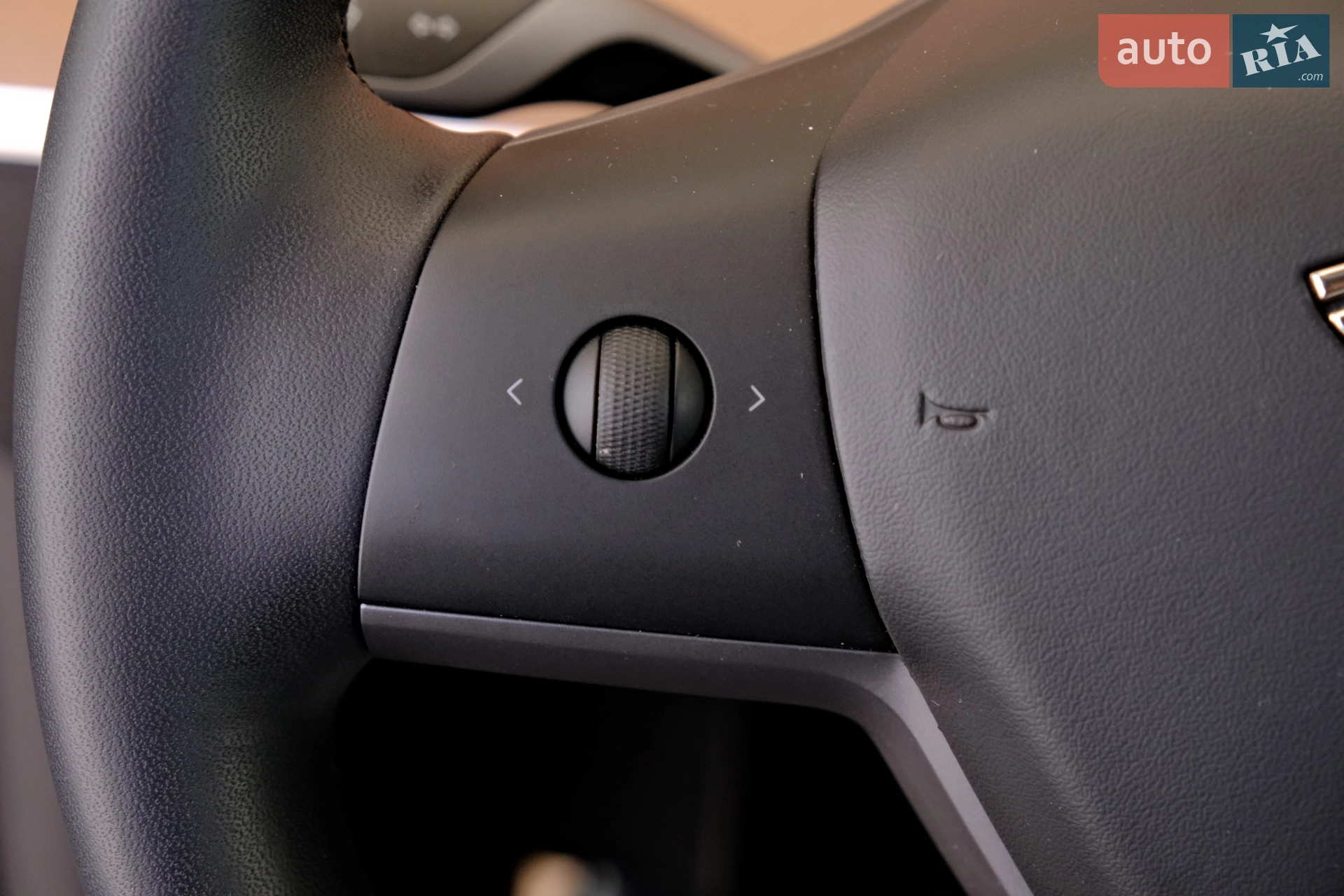 2020 Tesla Model Y - мініатюра 39