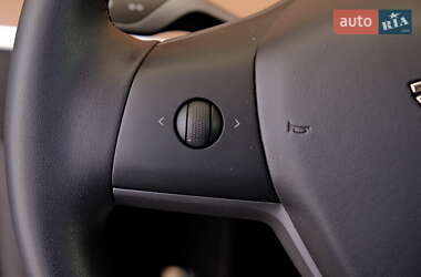 Внедорожник / Кроссовер Tesla Model Y 2020 в 