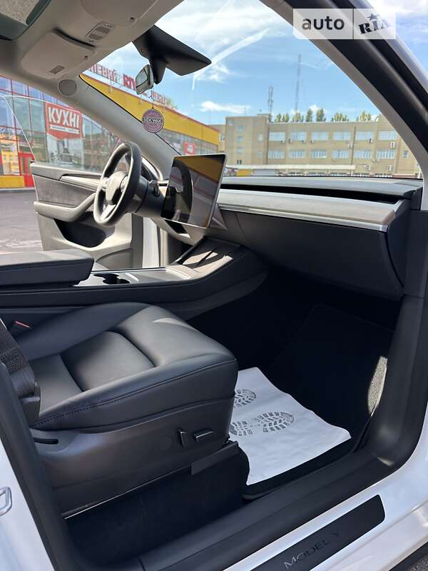 Внедорожник / Кроссовер Tesla Model Y 2023 в Житомире