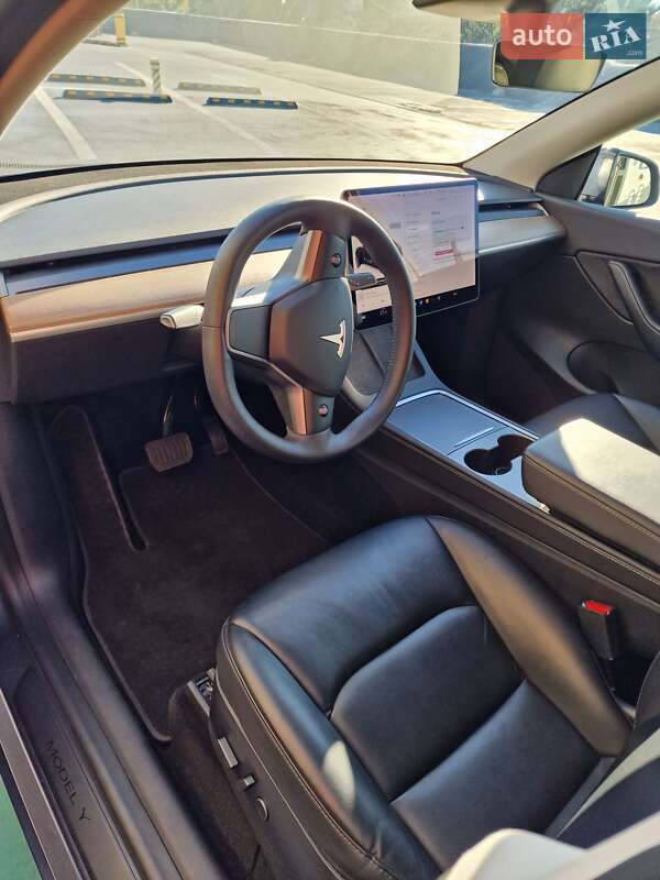 Внедорожник / Кроссовер Tesla Model Y 2021 в Киеве