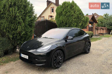 Позашляховик / Кросовер Tesla Model Y 2022 в 