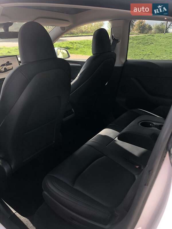 Внедорожник / Кроссовер Tesla Model Y 2023 в Трускавце