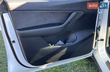 Внедорожник / Кроссовер Tesla Model Y 2022 в 
