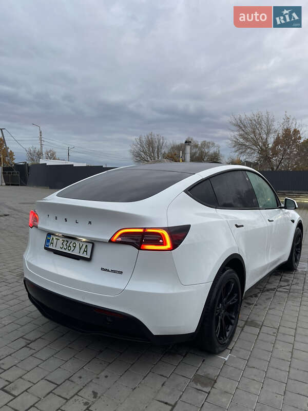 Позашляховик / Кросовер Tesla Model Y 2021 в Івано-Франківську