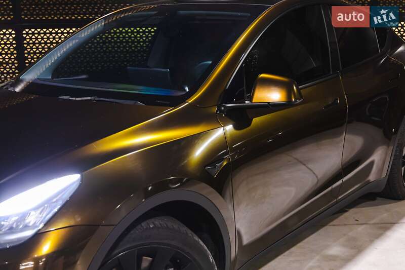 Позашляховик / Кросовер Tesla Model Y 2021 в Луцьку