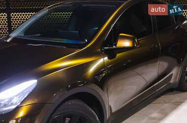 Внедорожник / Кроссовер Tesla Model Y 2021 в 