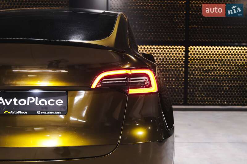 Позашляховик / Кросовер Tesla Model Y 2021 в Луцьку