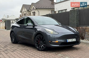 Позашляховик / Кросовер Tesla Model Y 2022 в Чернівцях