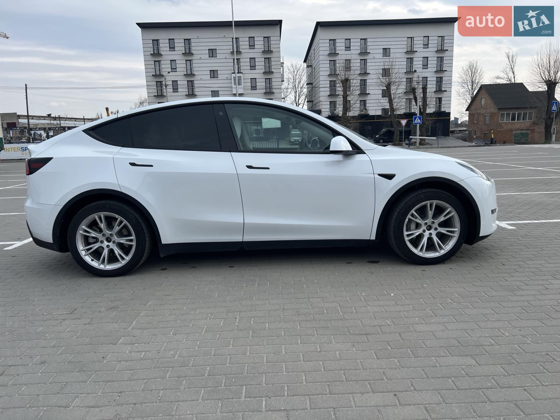 2022 Tesla Model Y - мініатюра 8