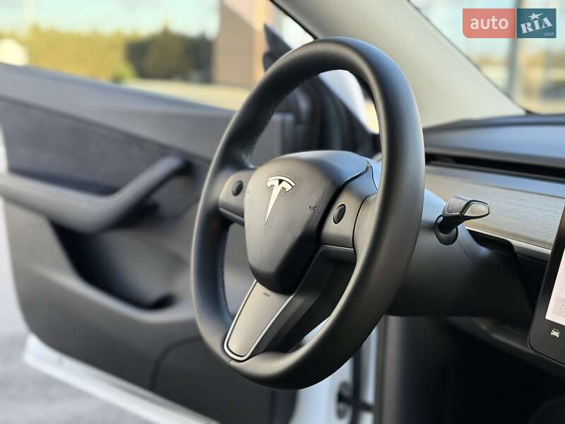 Позашляховик / Кросовер Tesla Model Y 2020 в Дніпрі