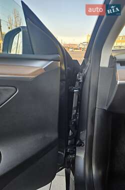 Внедорожник / Кроссовер Tesla Model Y 2023 в 