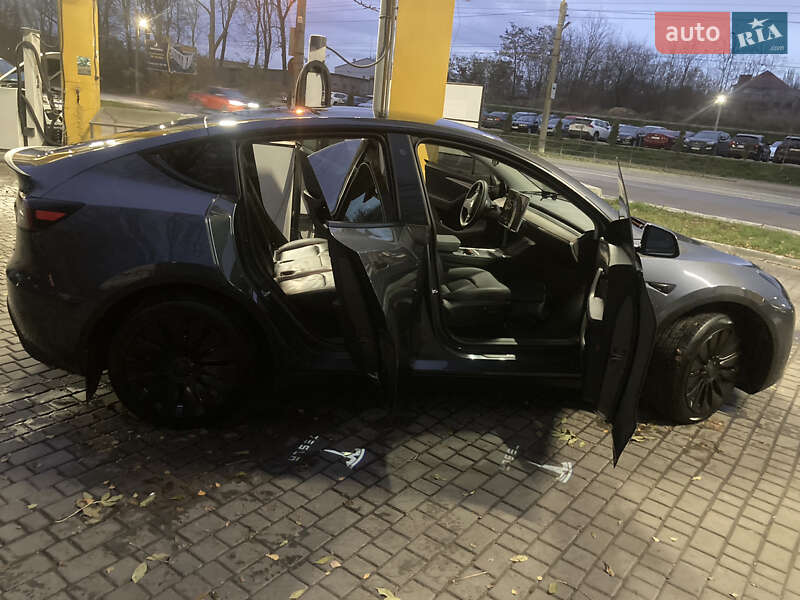 Позашляховик / Кросовер Tesla Model Y 2023 в Тернополі