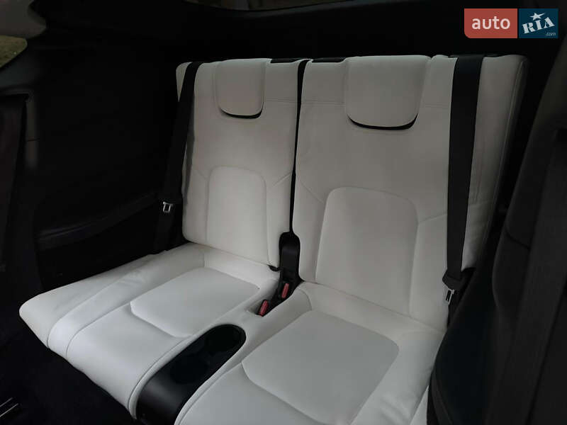 Позашляховик / Кросовер Tesla Model Y 2021 в Чернівцях фото 8 Позашляховик / Кросовер Tesla Model Y 2021 в Чернівцях