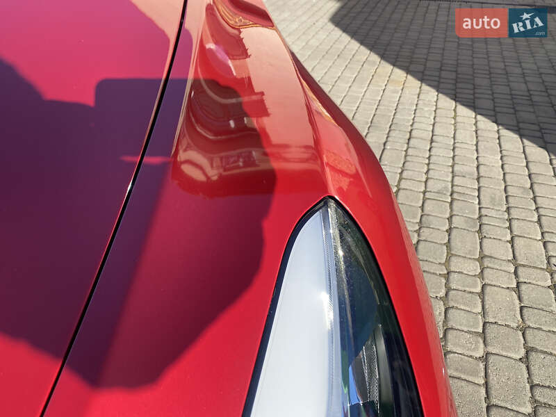 Позашляховик / Кросовер Tesla Model Y 2021 в Львові