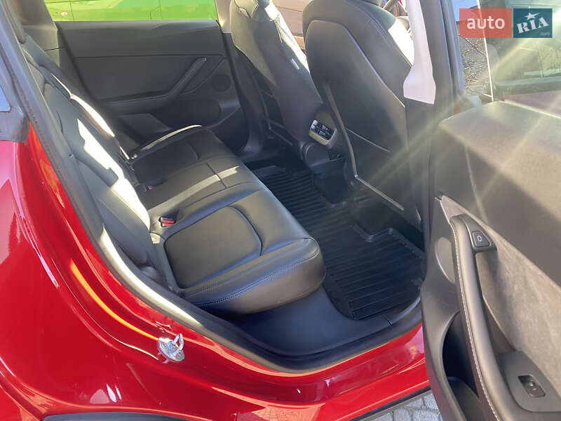Позашляховик / Кросовер Tesla Model Y 2021 в Львові