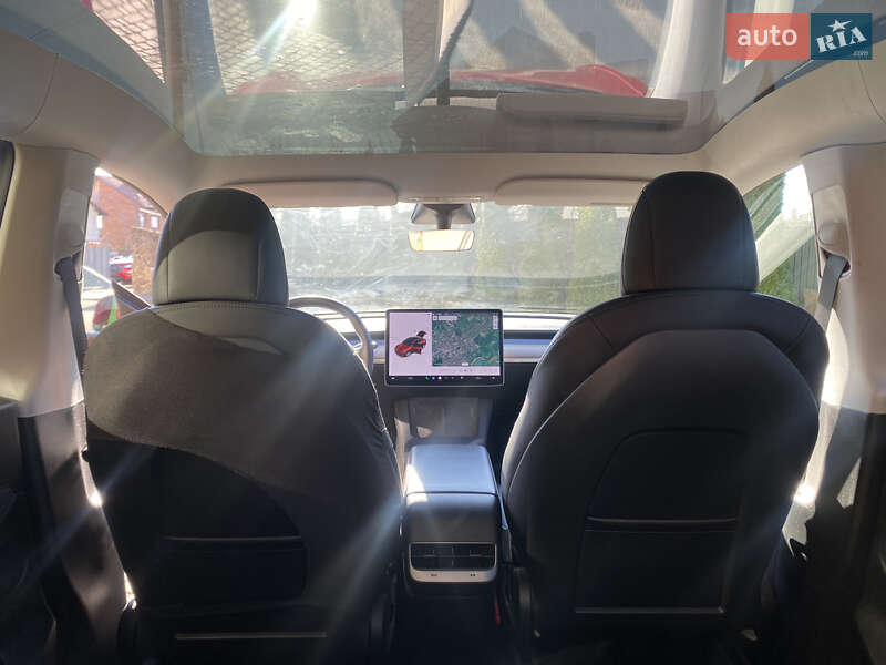 Позашляховик / Кросовер Tesla Model Y 2021 в Львові