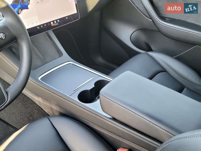 Позашляховик / Кросовер Tesla Model Y 2021 в Києві