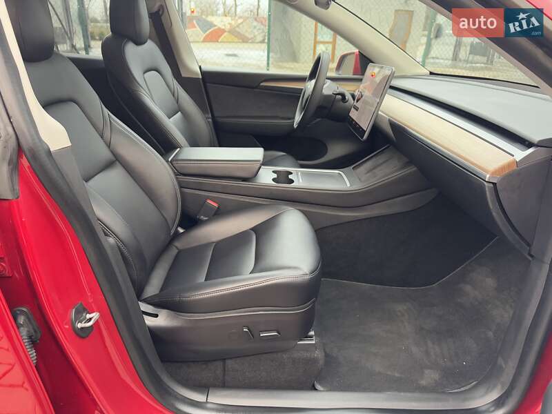 Внедорожник / Кроссовер Tesla Model Y 2023 в Ровно