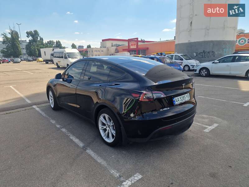 Позашляховик / Кросовер Tesla Model Y 2021 в Києві
