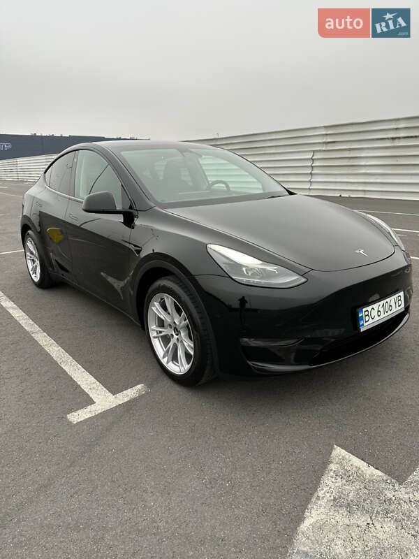 Внедорожник / Кроссовер Tesla Model Y 2023 в Львове