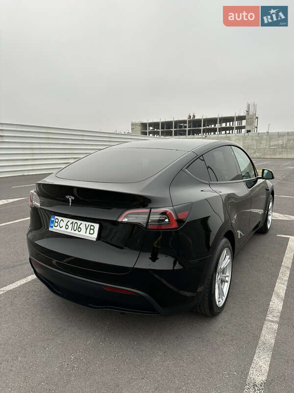 Внедорожник / Кроссовер Tesla Model Y 2023 в Львове