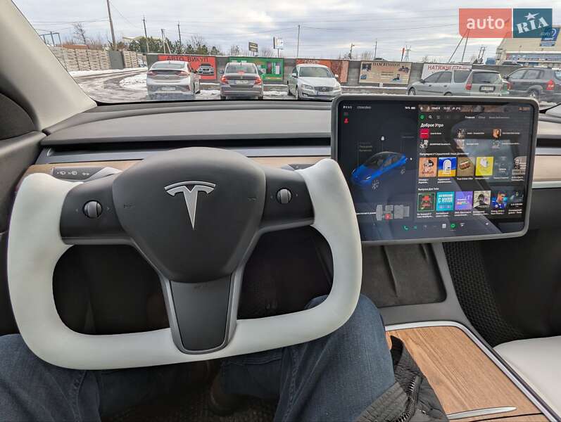 Внедорожник / Кроссовер Tesla Model Y 2021 в Киеве
