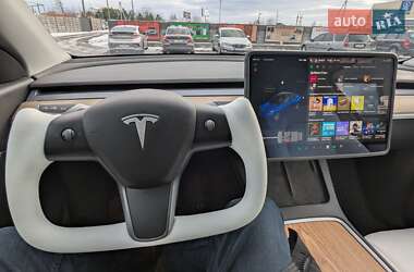 Внедорожник / Кроссовер Tesla Model Y 2021 в 